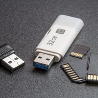 USB памети и карти