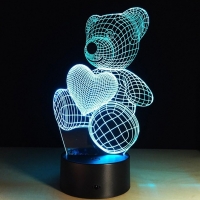 Холограмна LED лампа CREATIVE 3D Мече със сърце с дистанционно управление